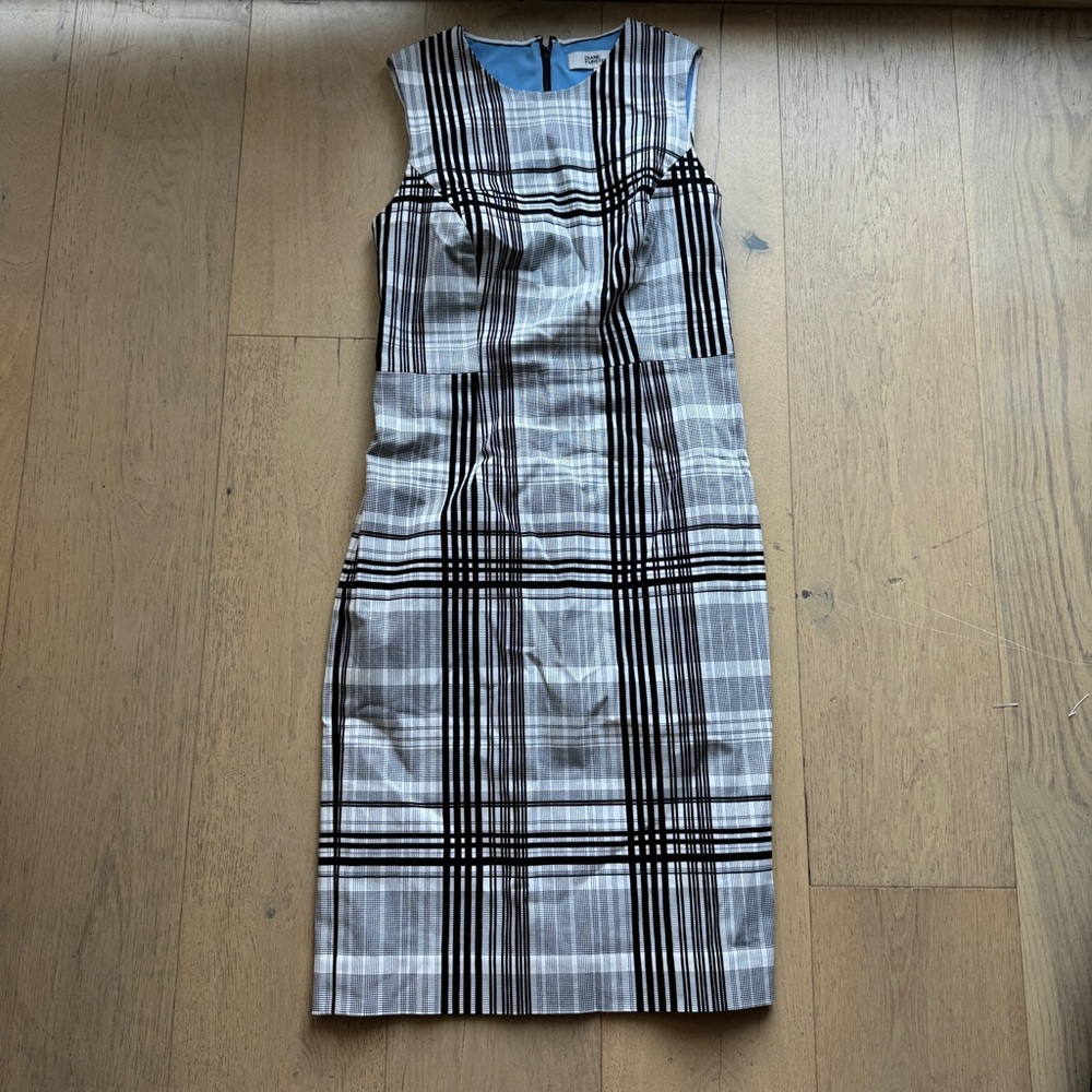 Diane von Furstenberg Sheath Dress Womens Size 4 Black White Plaid Sleeveless